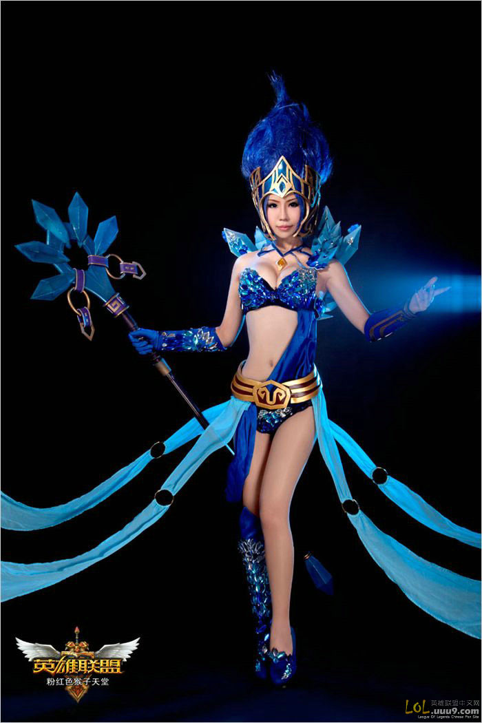 lol<em>风暴之怒胜利女神</em>迦娜cosplay