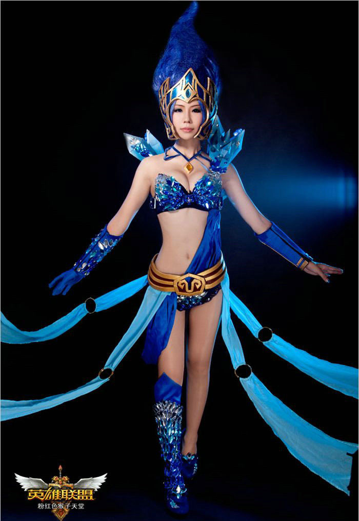 lol<em>风暴之怒胜利女神</em>迦娜cosplay 风暴就要来临