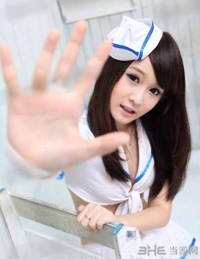 <em>赵本山女儿赵一涵</em>露脐写真曝光 水手装性感撩