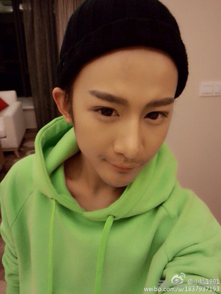 中国最美<em>伪娘</em>小灿<em>女装</em>惊艳无比 男帅女靓世界