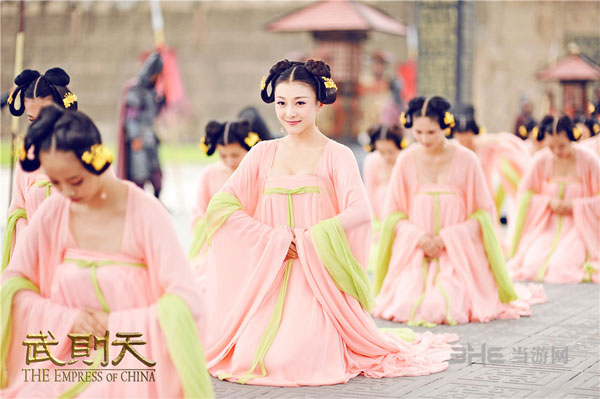 <em>少女武则天剧照</em>抢先看 范冰冰张馨予胸器逼人