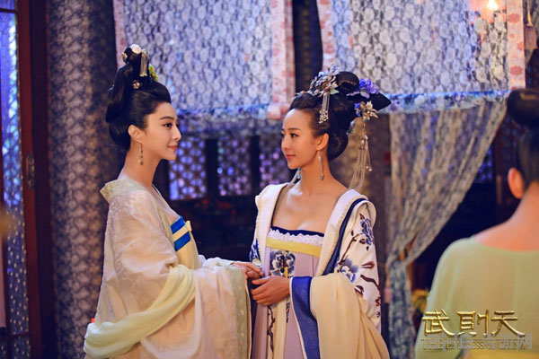 <em>少女武则天</em>剧照抢先看 <em>范冰冰</em>张馨予胸器逼人