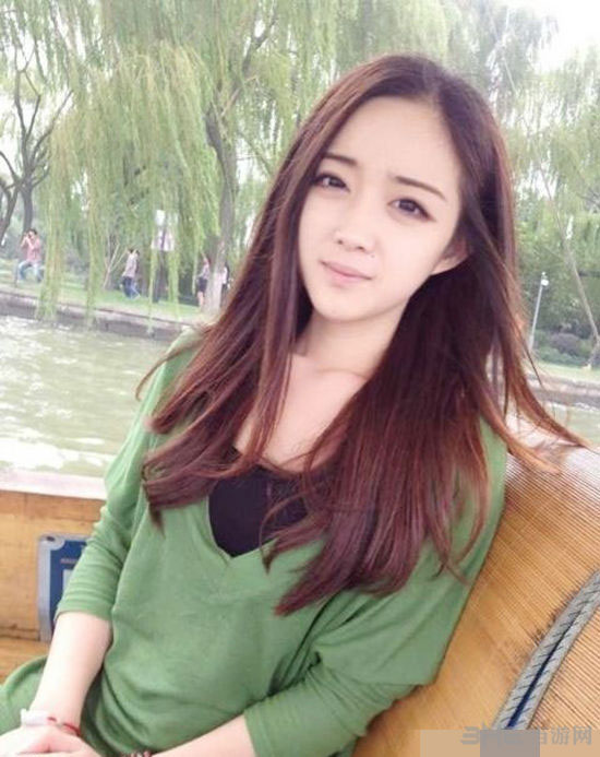 面具女神谭慧百里挑一走红