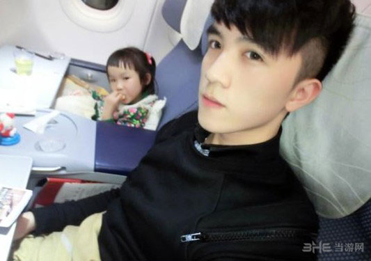 相差<em>18岁</em>萌<em>兄妹</em>走红+最萌<em>兄妹</em>超有爱组图吴大