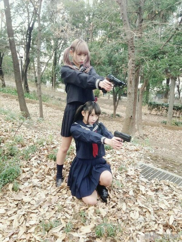 双<em>马尾萌妹子</em>机枪写真 俘虏你的心没商量双马