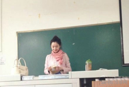 <em>川师美女</em>老师神似刘诗诗董洁 最美女教师清纯