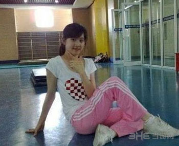 <em>奶茶妹妹海量生活照</em>曝光 清纯可人女神范十足