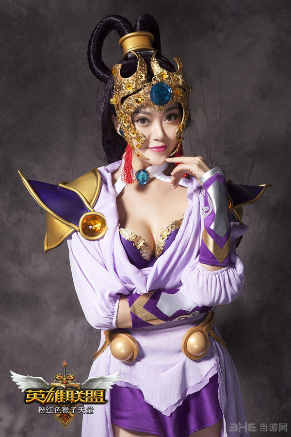 粉红色猴子天堂越越cos<em>皎月女神嫦娥</em>奔月 豪乳