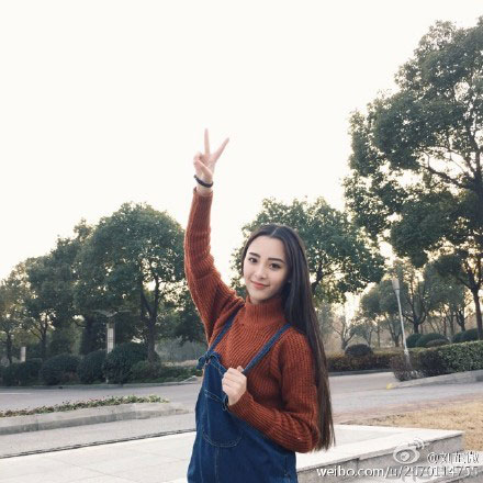 复旦校花刘芷微微博照片爆红 杨幂古力娜扎结