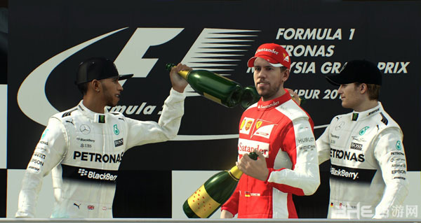 F1 2015游戏截图3