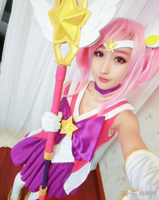 LOL魔法<em>少女</em>拉克丝<em>cos</em> 如梦如画让人着迷-完整